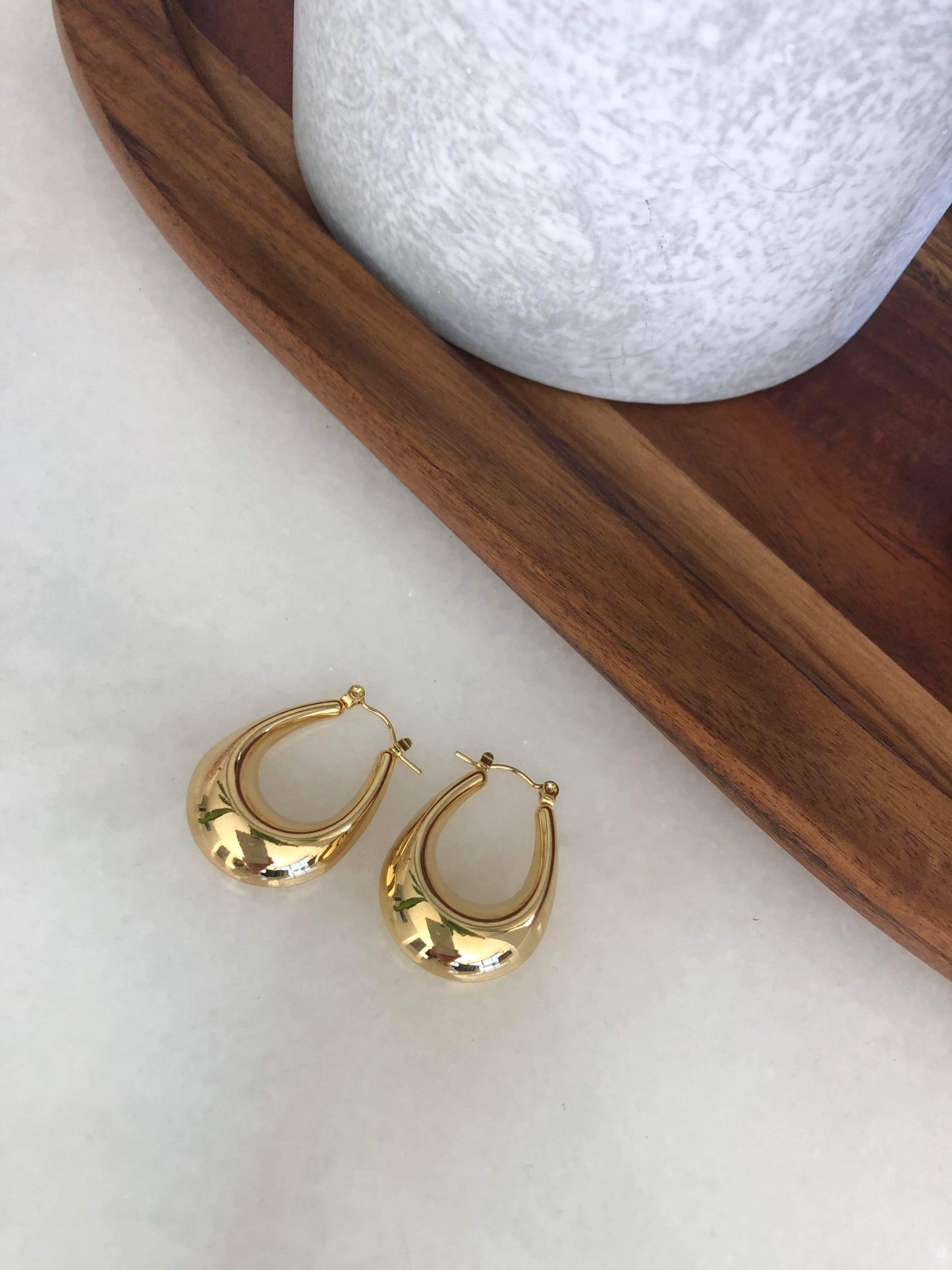 Isabella Hoops